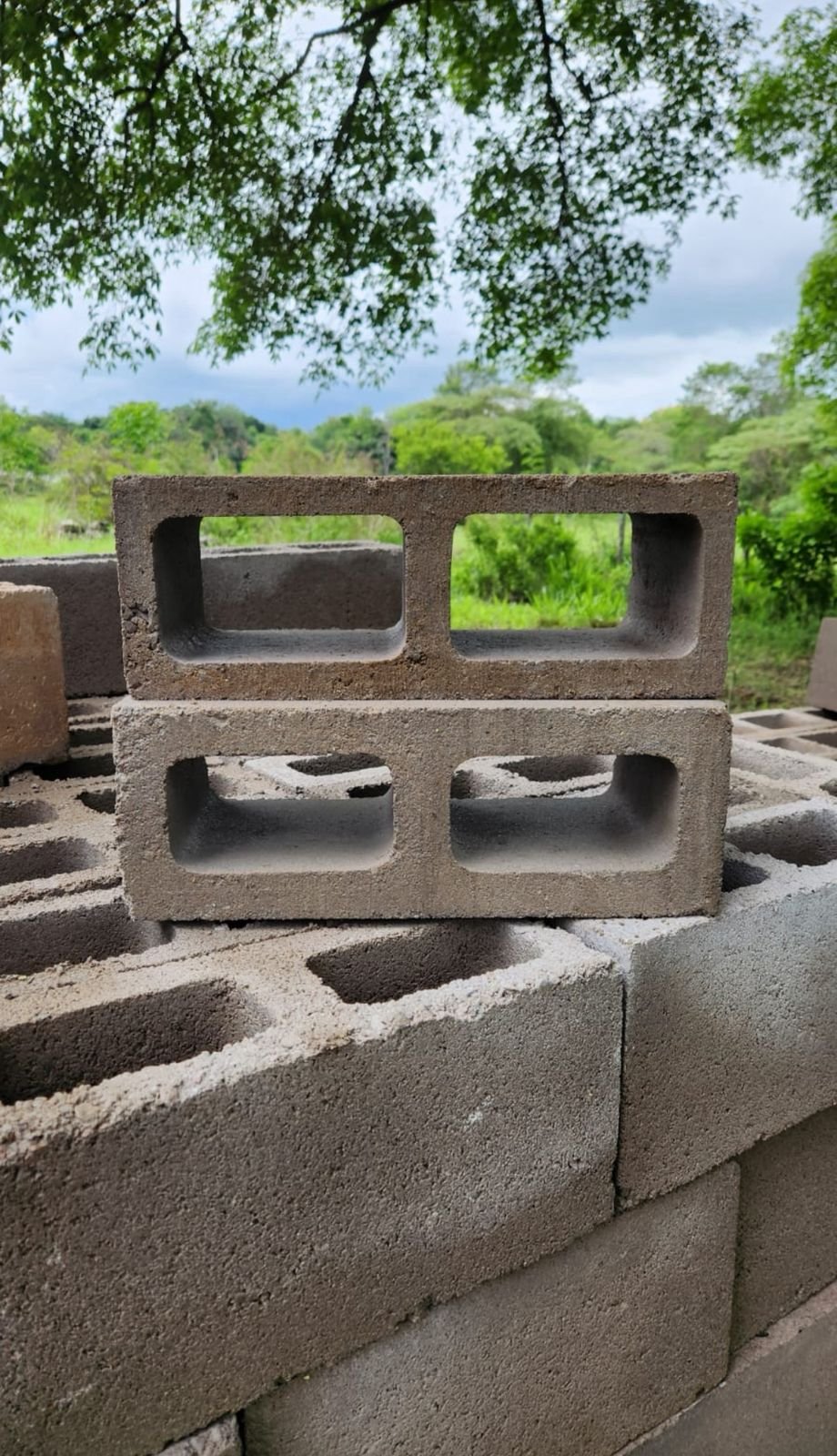 [Imagem de Blocos de Concreto]